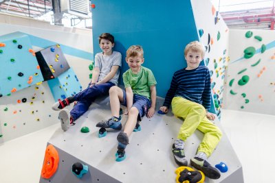 Bouldern und Klettern für Kinder und der ganzen Familie in der Kinderwelt der Boulderwelt Dortmund