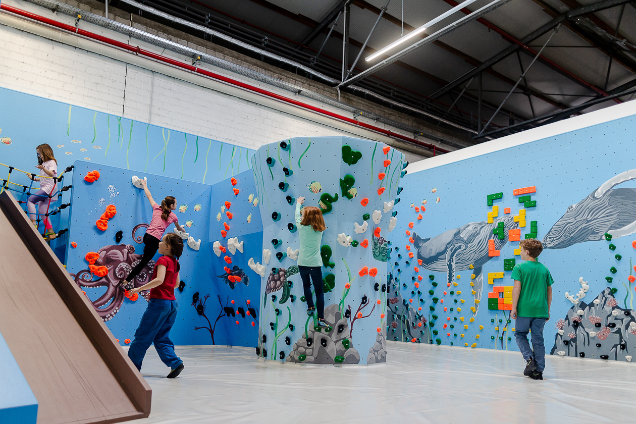 Bouldern und Klettern für Kinder und der ganzen Familie in der Kinderwelt der Boulderwelt Dortmund