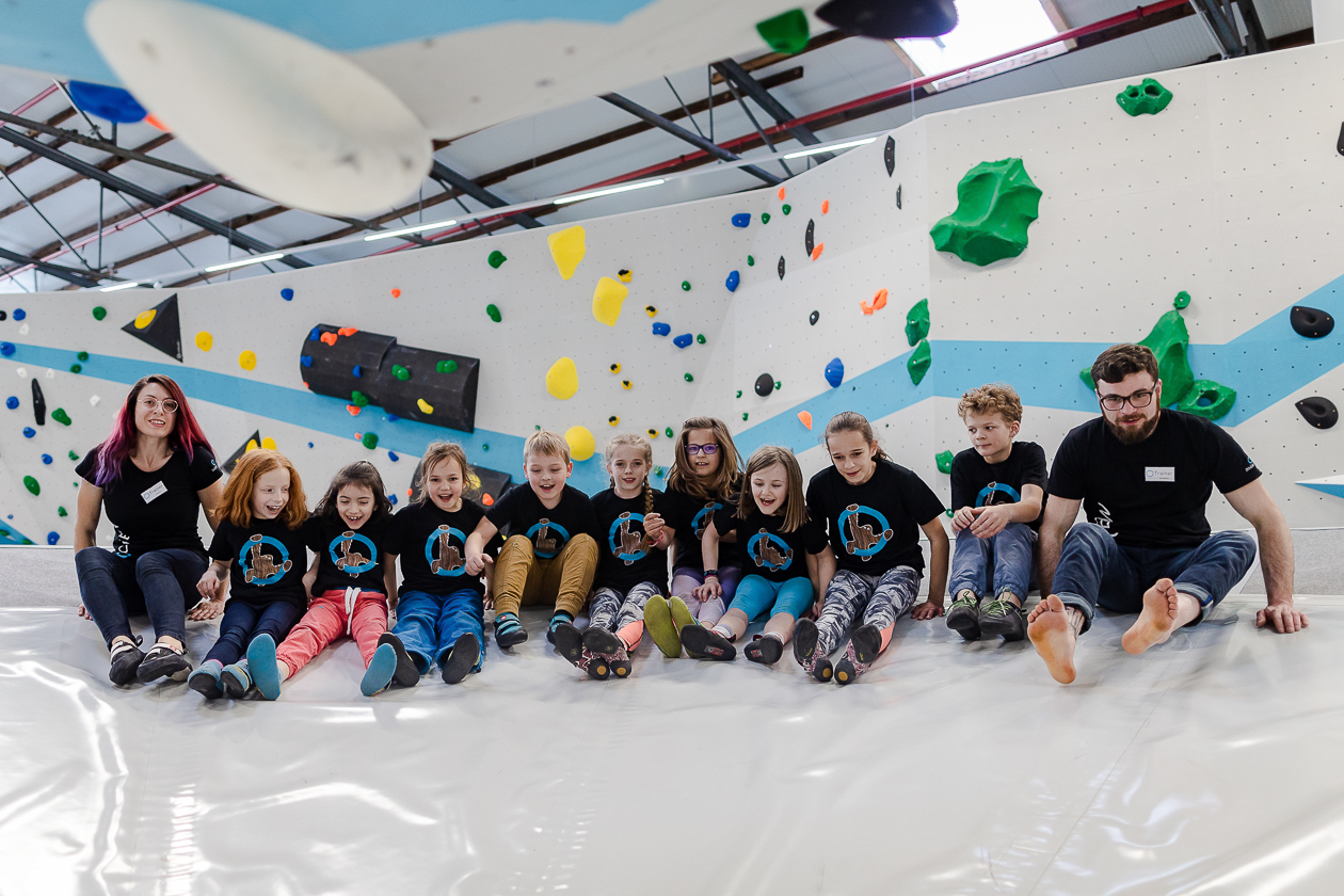 Bouldern und Klettern für Kinder und Jugendliche bei den Boulderkids in der Kinderwelt der Boulderwelt Dortmund