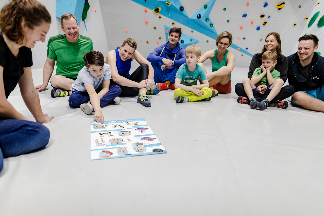 Bouldern und Klettern für Kinder und der ganzen Familie in der Kinderwelt der Boulderwelt Dortmund