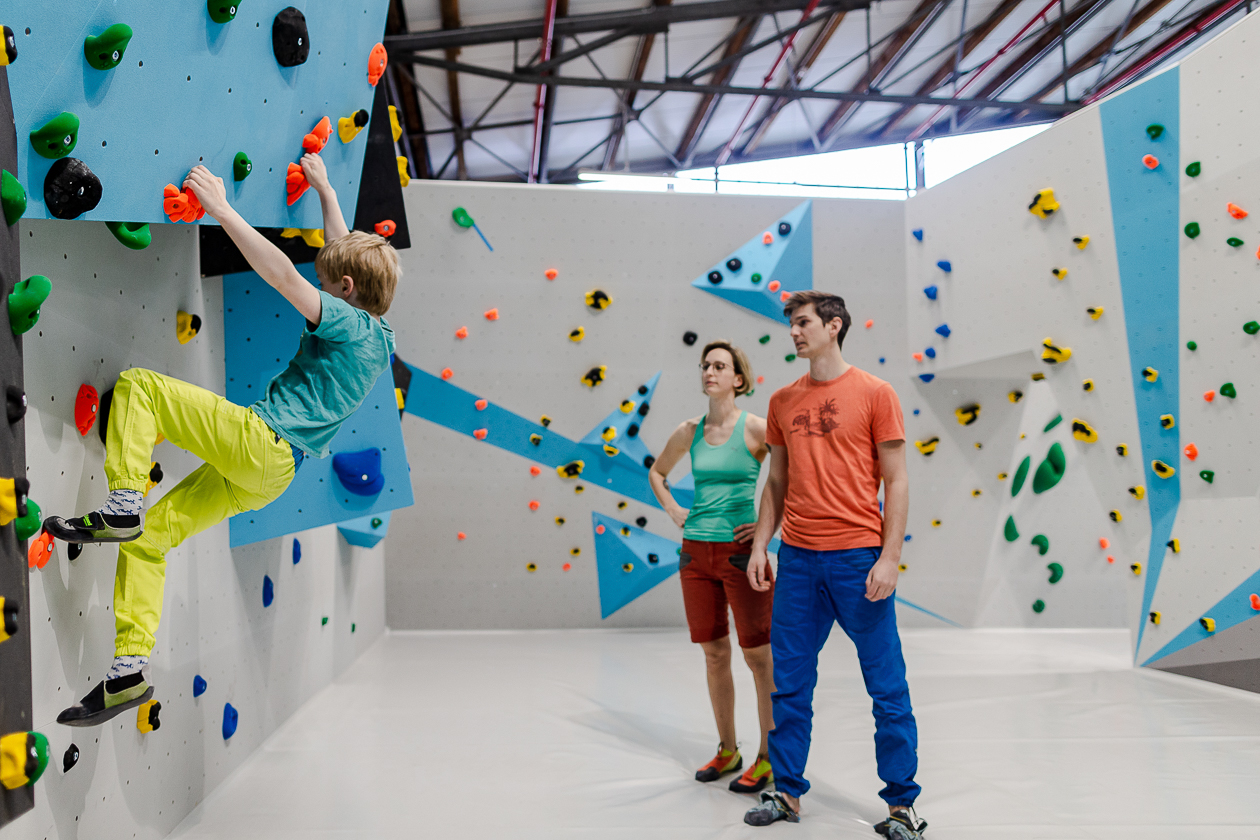 Bouldern und Klettern für Kinder und der ganzen Familie in der Kinderwelt der Boulderwelt Dortmund