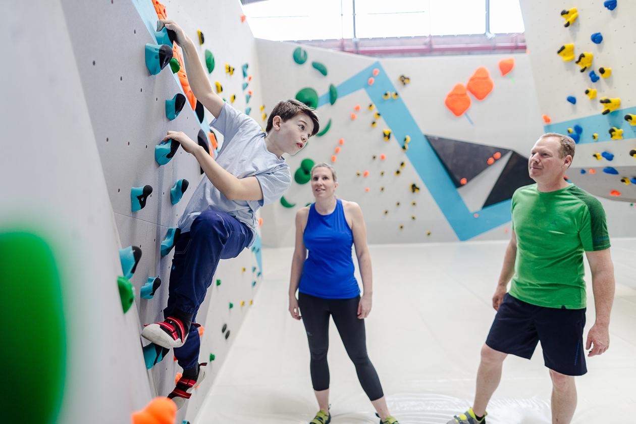 Bouldern und Klettern für Kinder und der ganzen Familie in der Kinderwelt der Boulderwelt Dortmund